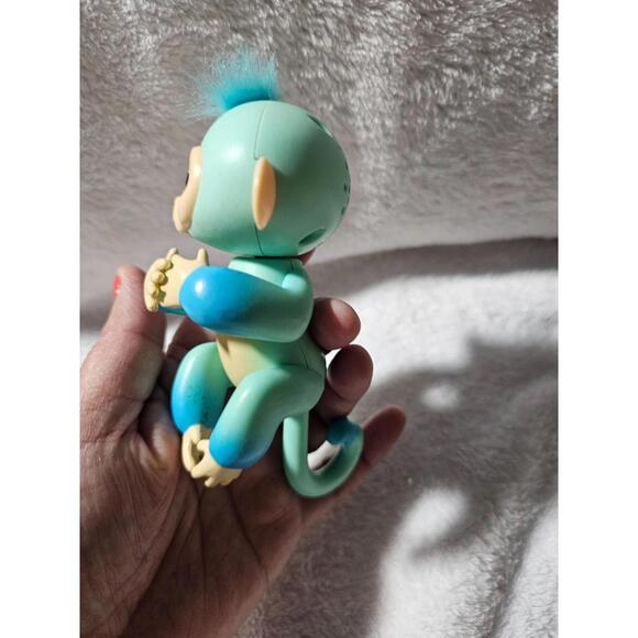 New Interactive Fingerlings Baby Monkey Charlie Sounds Works 5" No Box - Tested - Picture 3 of 7